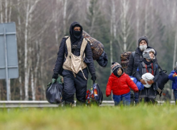 بولندا تتجه إلى صناديق الاقتراع لاتخاذ قرار بشأن المهاجرين إلى أوروبا