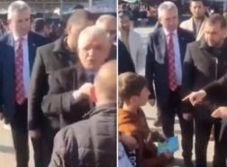 مرشح للمعارضة في أنقرة يلتقي أطفال أجانب ويثير الجدل من جديد (فيديو)