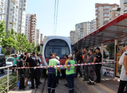 اصطدام حافلة بالترام في إسطنبول