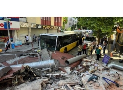 وفاة وإصابات بانهيار مبنى في اسطنبول..لحظات تحبس الانفاس (شاهد الفيديو)