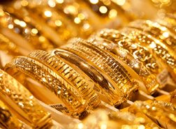 أسعار الذهب ترتفع إلى مستويات قياسية