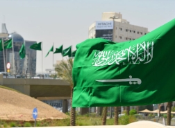 السعودية : غرامات على من ينهي التعاقد مع العاملين الوافدين بطرق غير شرعية