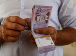 تجار: انخفاض قياسي لليرة السورية مقابل الدولار