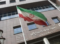 إيران تحث البنوك على بيع حصص من أصولها