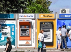 البنوك التركية تفرض رسومًا على عمليات السحب الفعلي للعملات الأجنبية