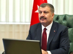 وزير الصحة التركي يعلن قرارات هامة بشأن الكمامة والهيس كود