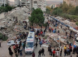 وقوع 850 هزة ارتدادية.. ارتفاع ضحايا زلزال ازمير إلى 49 شخصاً