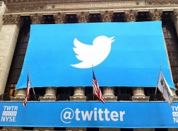 تويتر يعيد امتياز العلامة الزرقاء في 2021