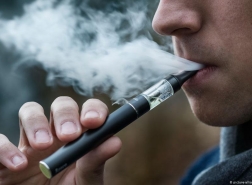 دراسة: التدخين الإلكتروني يزيد من مخاطر مشاكل الجهاز التنفسي