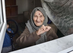 مسنة تركية بعمر 105 أعوام تتفوق على كورونا في 5 أيام