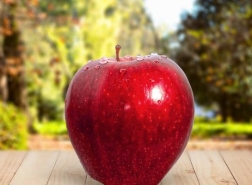 تفاحة في اليوم تساعدك على خسارة وزن محدد سنويًا