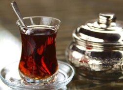 شرب الشاي يوميًا.. ماذا يفعل بالتركيز لدى كبار السن؟