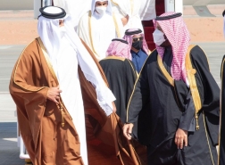 فيديو.. ولي العهد السعودي يعانق أمير قطر: نوّرت المملكة