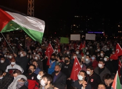 تظاهرة كبيرة في ميدان أسنيورت غرب اسطنبول تضامناً مع فلسطين