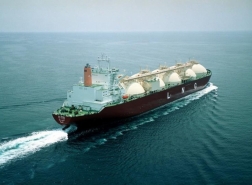 الكويت تستقبل أول شحنة من الغاز الطبيعي المسال من قطر