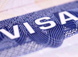 الكويت توقف إصدار تأشيرات دخول لمواطني جنسية عربية جديدة
