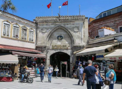 سلطات إسطنبول تعمل على منع النهب في البازار الكبير بحال وقوع الزلزال