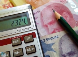 شركات تركية ترفع رواتب موظفيها مبكراً بنسبة 15 %