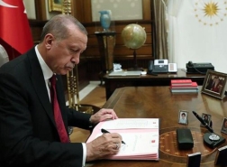 أردوغان يقيل نائبين لوزير المالية