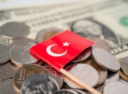 الليرة التركية تتعافى بعد يوم من ارتفاع التضخم في تركيا