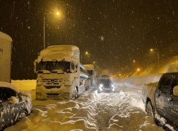 إعادة فتح الطريق السريع بين إسطنبول وأنقرة جزئيًا بسبب الثلوج