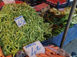 انخفاض بأسعار الفواكه والخضروات في تركيا.. ما هو الصنف الأغلى؟