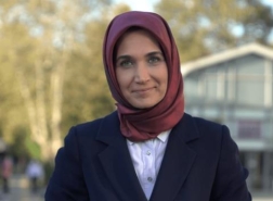 سيدة تصبح أول حاكم ولاية في تركيا ترتدي الحجاب