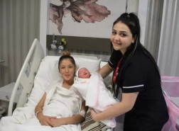 ولادة مواطن من قرغيزستان في سيارة أجرة في أنطاليا