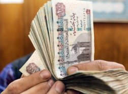 الجنيه المصري قد يهبط إلى 20.5 للدولار قبل نهاية العام