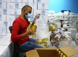الأونروا تزيد أعداد الفلسطينيين المستفيدين من مساعداتها بغزة
