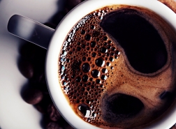 «فنجان القهوة» ضحية للتضخم وتغير المناخ