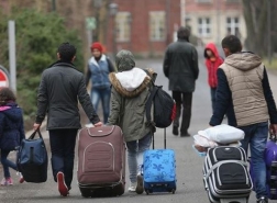 لاجئون سوريون في تركيا يشكلون قافلة للوصول إلى أوروبا