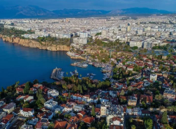 الأجانب يشترون ثلث المنازل في أنطاليا التركية