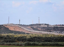 إسرائيل تُزيل معبرا تجاريا على حدود غزة