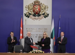 تركيا وبلغاريا توقعان اتفاقية تعاون في مجال الغاز الطبيعي