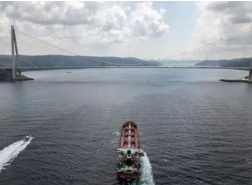 تركيا تزيد رسوم عبور السفن عبر البسفور والدرنئيل