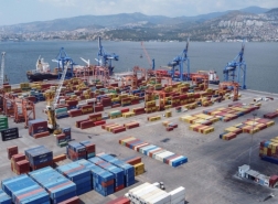 تركيا تتفاوض حول بيع حقوق تشغيل ميناء إزمير لمستثمرين خليجيين