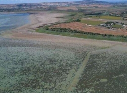 بحيرة بيوك شكمجة غرب اسطنبول تواجه خطر الجفاف