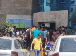 ازدحام وتدافع في غزة بسبب تأشيرة تركيا ونداء للحكومة التركية (فيديو)