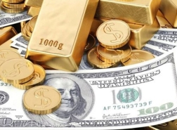الدولار يرتفع والذهب يتراجع بعد قرار رفع سعر الفائدة بتركيا