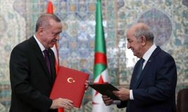 الرئيس الجزائري يرغب في تطوير العلاقات الاقتصادية مع تركيا