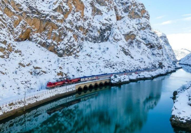 قطار الشرق السريع السياحي يوفر رحلات أكثر للراغبين في اكتشاف تركيا
