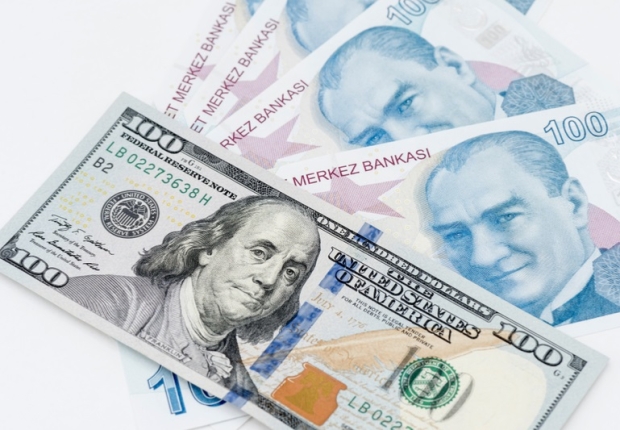 توقع بإنخفاض الليرة التركية مقابل الدولار الأمريكي