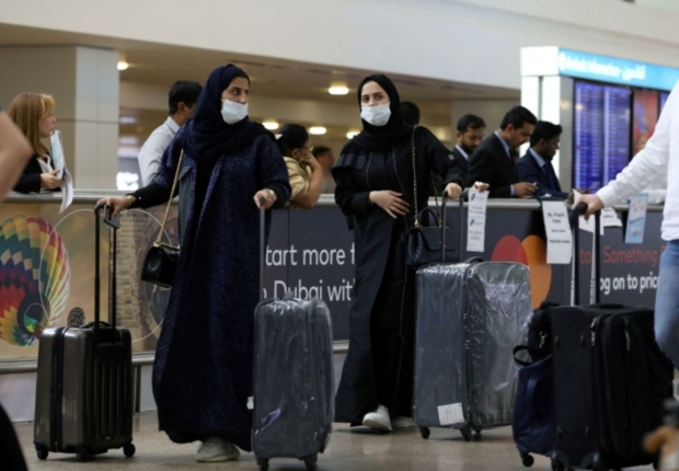 مسافرون في الإمارات-رويترز