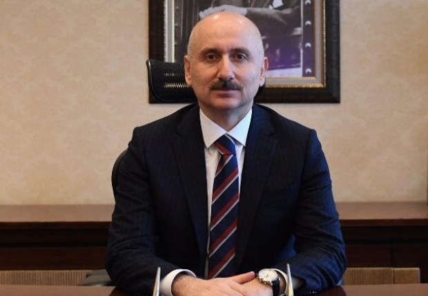 وزير النقل والبنية التحتية التركي عادل قرة إسماعيل أوغلو - أرشيف