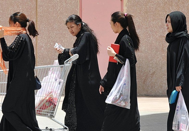 الكويت: ضبط وإحضار أي شخص يعرض خادمته للبيع