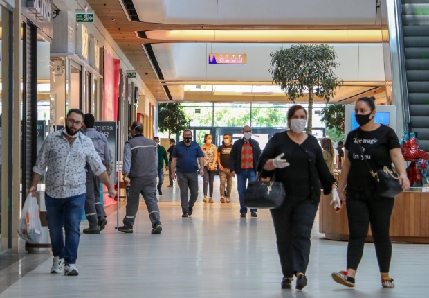 أعيد افتتاح مراكز التسوق في جميع أنحاء تركيا في مايو بعد شهرين من إغلاقها