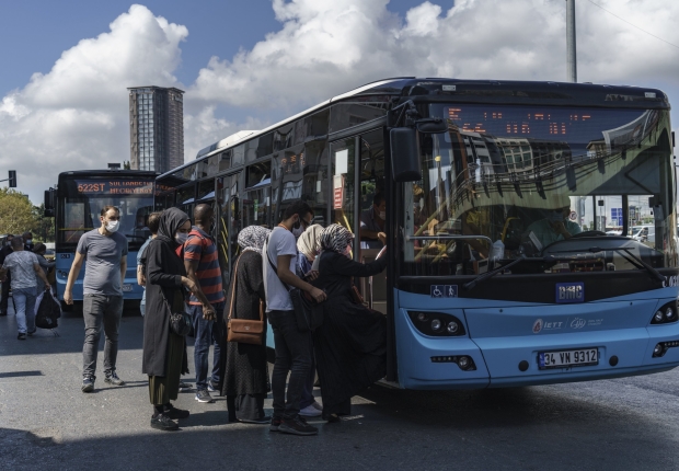 احتلت فرنسا المرتبة الأولى في صادرات الحافلات التركية