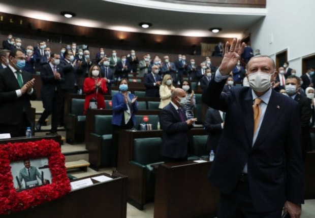 أردوغان عقب اجتماع مع كتلة حزب العدالة والتنمية في البرلمان التركي