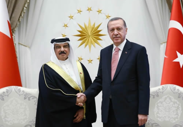 أردوغان وملك البحرين في لقاء سابق